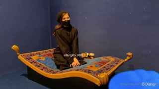 大胸青少年享受强烈的高潮